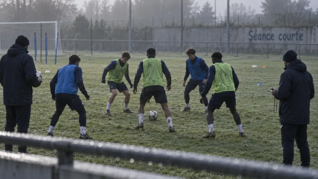 Angers Sco : une séance d'entraînement en comité restreint à la Baumette