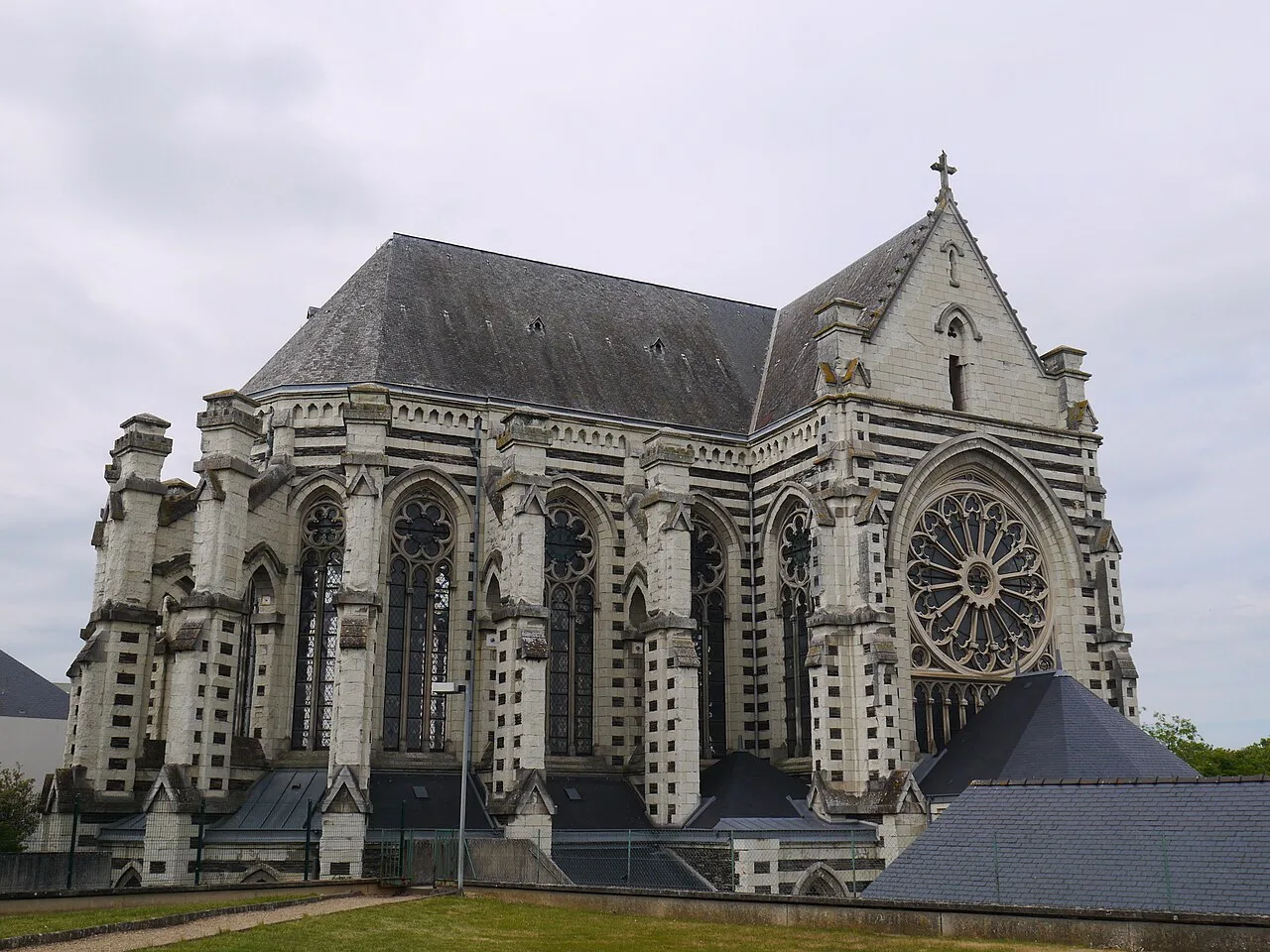 Le chevet de l’église Saint-Antoine, dans le quartier de l’école Victor-Hugo, photographié en mai 2017.
